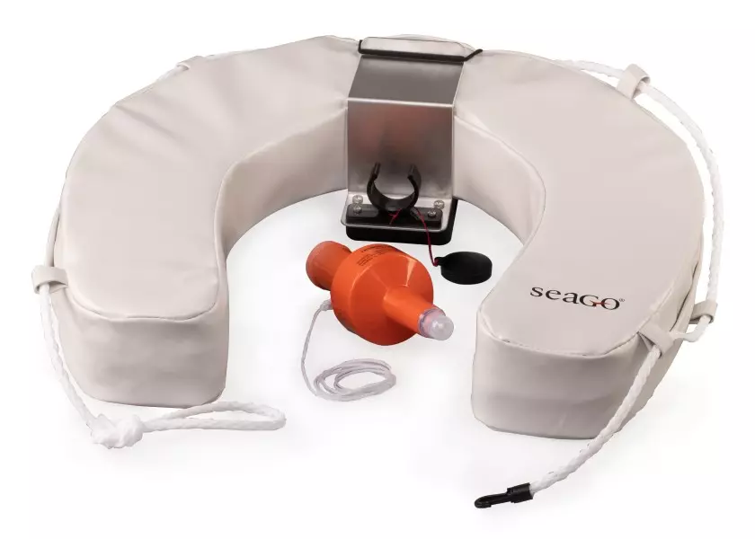 SEAGO Horseshoe Lifebuoy – White – With Bracket & SOLAS Light