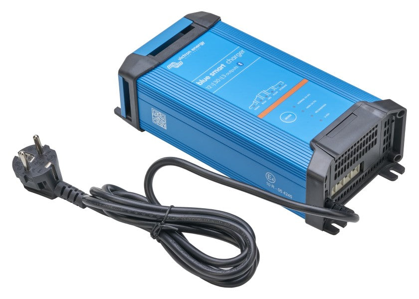 Victron BlueSmart Charger IP22 – 12V / 30A / 3 Charging Outputs